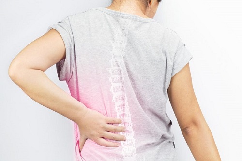 Có nhiều nguyên nhân dẫn đến thoái hóa cột sống