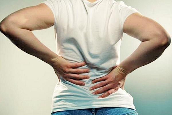 Giãn dây chằng lưng khiến người có trạng thái khó chịu