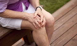 5 triệu chứng viêm đau khớp gối thường gặp nhất hiện nay