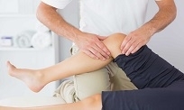 Đau đầu gối khi đứng lên ngồi xuống cảnh báo bệnh gì? Cách khắc phục? Đau đầu gối khi đứng lên ngồi xuống cảnh báo bệnh gì? Cách khắc phục?