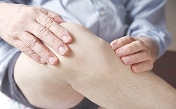 Đau dây chằng đầu gối có nguy hiểm không? Đau dây chằng đầu gối có nguy hiểm không?